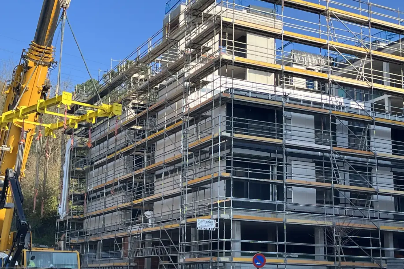 Montaje de estructura industrializada en proyecto de Galdakao